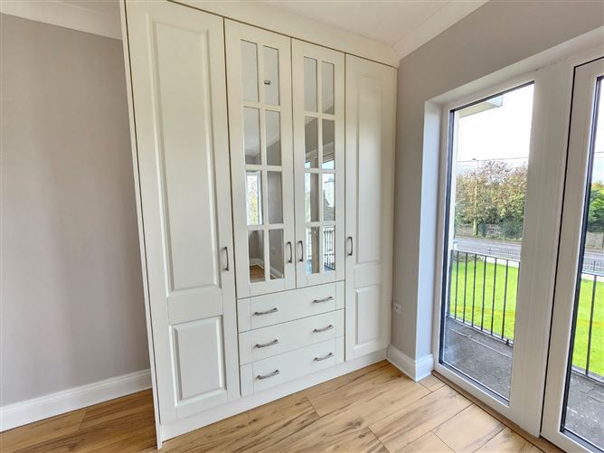 Glenina House, Limerick Road, Ennis, Co. Clare