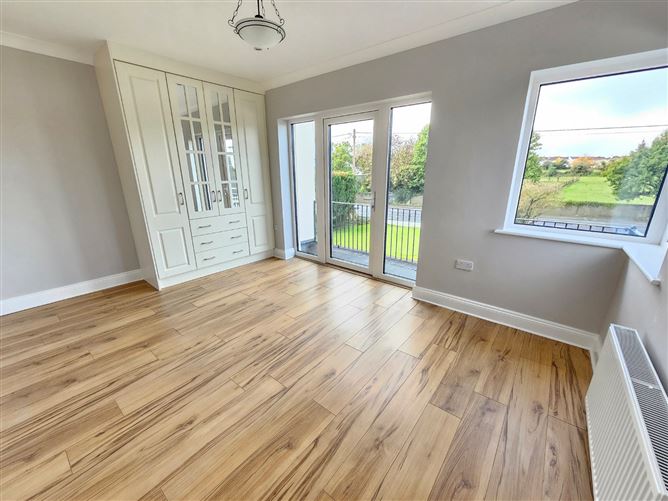 Glenina House, Limerick Road, Ennis, Co. Clare