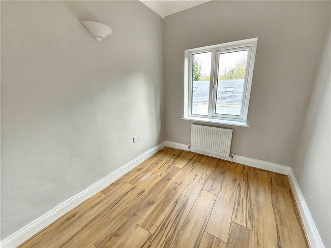Glenina House, Limerick Road, Ennis, Co. Clare