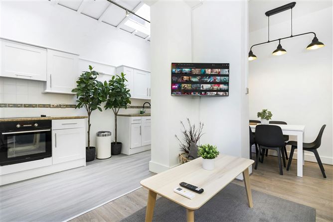 The Modern Mystique,London,Greater London,United Kingdom