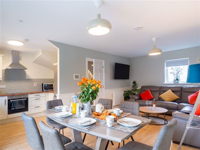 E2 Station House,H71 AW90, Clifden, Galway