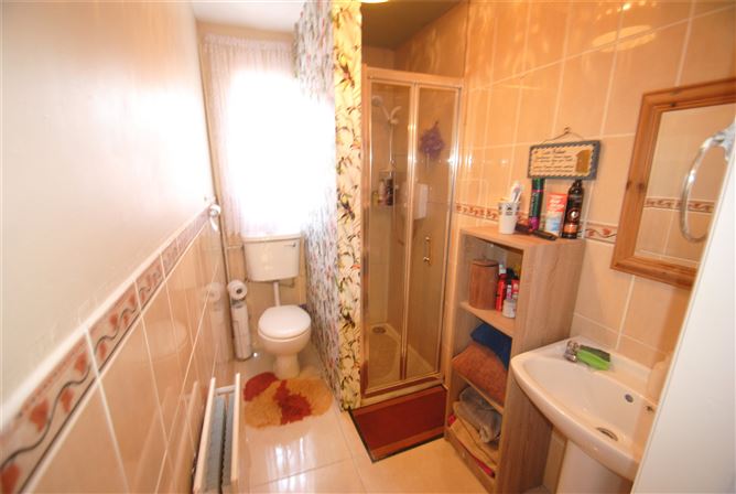 6 Kennedy Park, Roscrea, Co. Tipperary