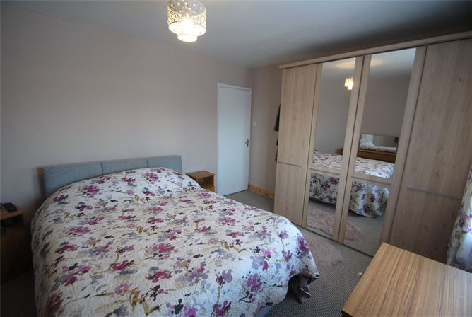 6 Kennedy Park, Roscrea, Co. Tipperary