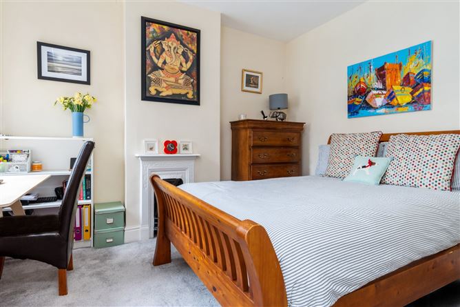 7 Oaklands Terrace, Terenure, Dublin 6