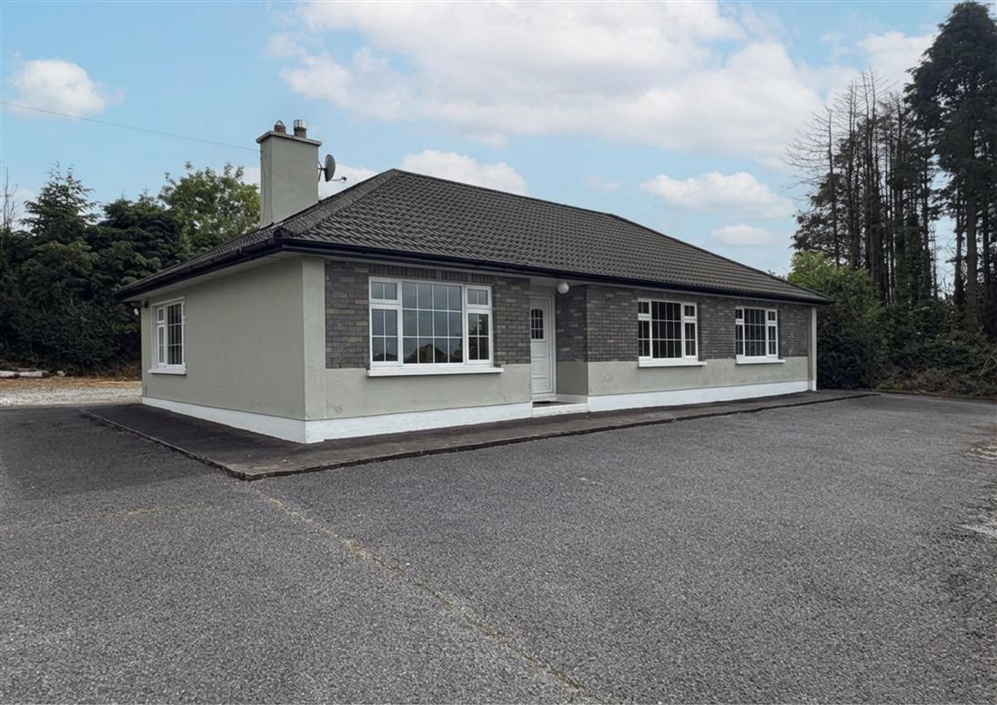 Rylane Village, Rylane, Cork