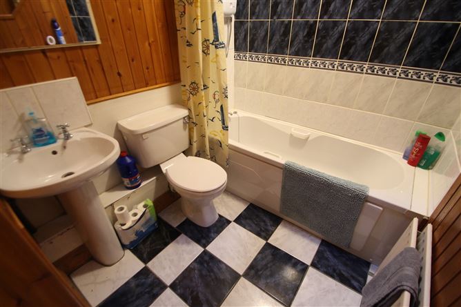 18 Cedarwood Avenue, Waterpark, Carrigaline, Cork