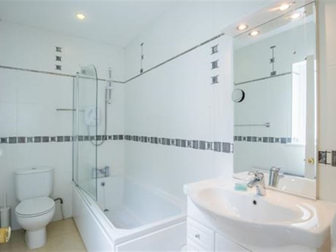 6 Ardamine Grove, Ardamine, Wexford