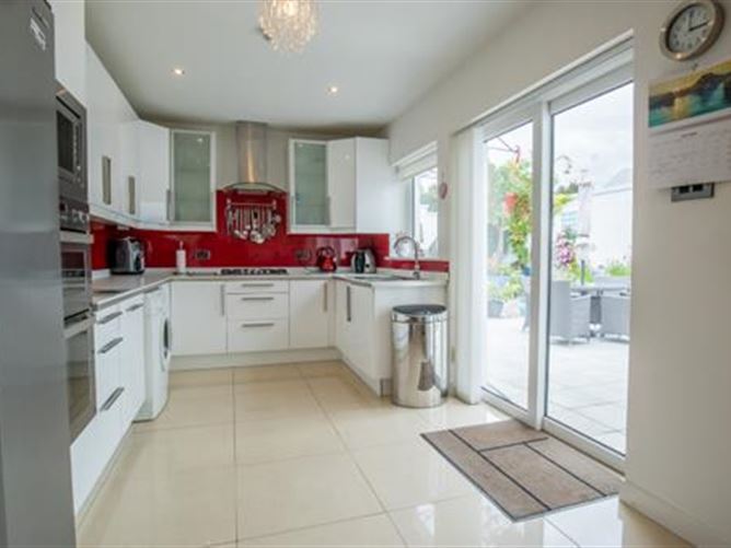 6 Ardamine Grove, Ardamine, Wexford