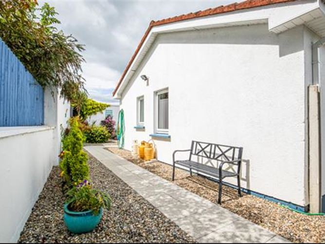 6 Ardamine Grove, Ardamine, Wexford