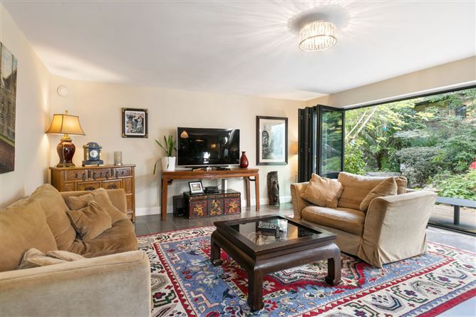 Villamarie, Commons Road, Shankill, Dublin 18