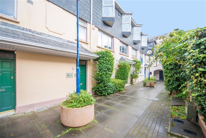 Apartment, 20 Ruxton Court, 35-37 Dominick Street, Galway City, Co. Galway