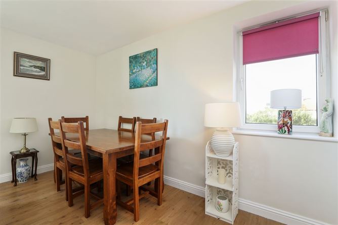 Apartment 10 Radcliffe, Block A, Binn Eadair View, Sutton, Dublin 13