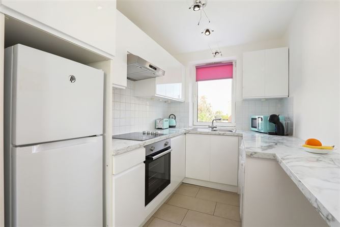 Apartment 10 Radcliffe, Block A, Binn Eadair View, Sutton, Dublin 13