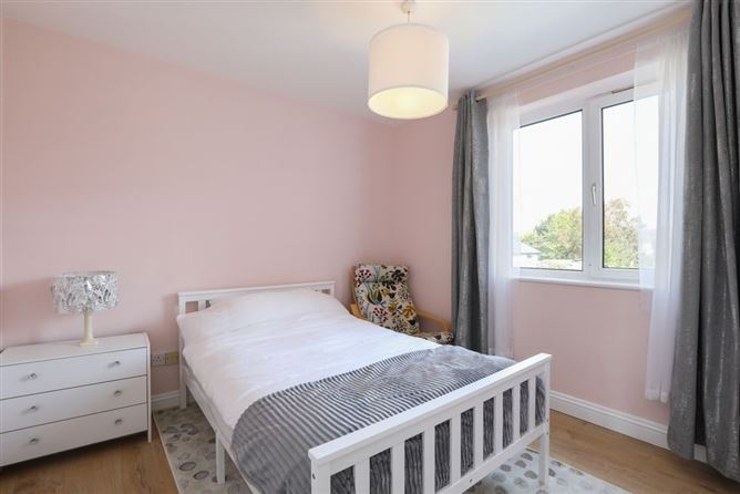 Apartment 10 Radcliffe, Block A, Binn Eadair View, Sutton, Dublin 13