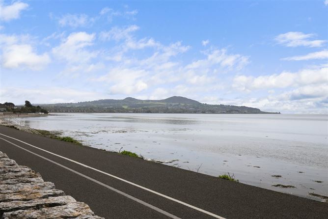 Apartment 10 Radcliffe, Block A, Binn Eadair View, Sutton, Dublin 13