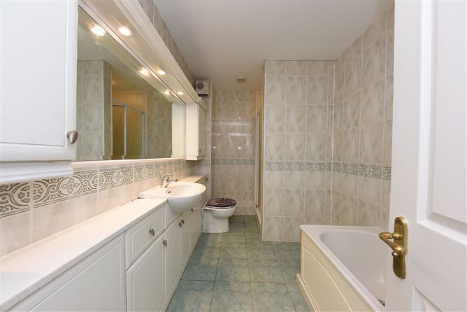 Apartment 9, The Grand, Crosshaven, Cork