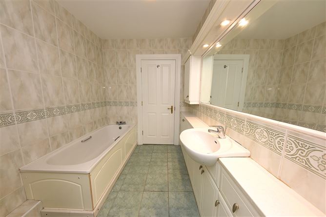 Apartment 9, The Grand, Crosshaven, Cork