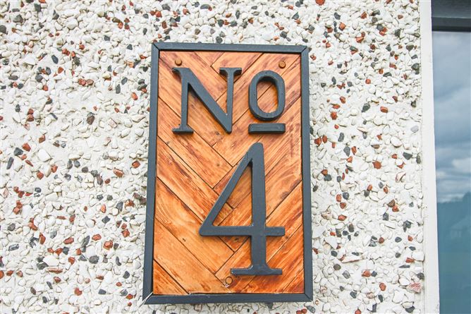 4 Radharc na Baile, Drumshanbo, Co. Leitrim