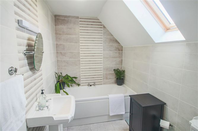 4 Radharc na Baile, Drumshanbo, Co. Leitrim