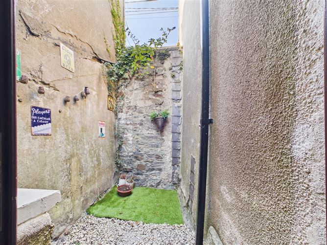 Photo 11 of 25 — 43 Grattan Terrace, Francis Street, Waterford