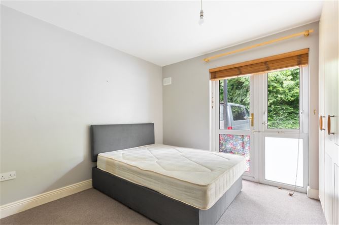 21 Cruagh Rise, Stepaside,   Dublin 18