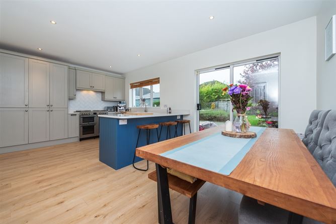 88 Oak Glade, Blessington Road, Naas, Co. Kildare 