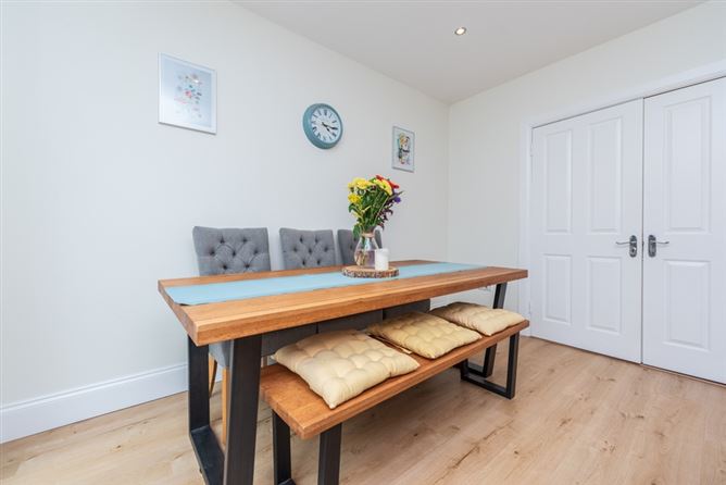 88 Oak Glade, Blessington Road, Naas, Co. Kildare 