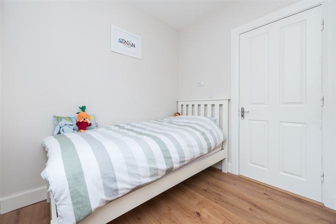 88 Oak Glade, Blessington Road, Naas, Co. Kildare 