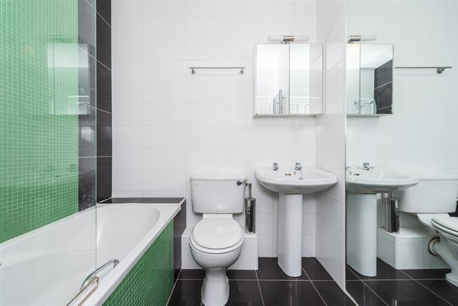 88 Oak Glade, Blessington Road, Naas, Co. Kildare 