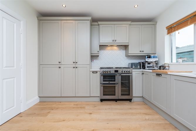 88 Oak Glade, Blessington Road, Naas, Co. Kildare 