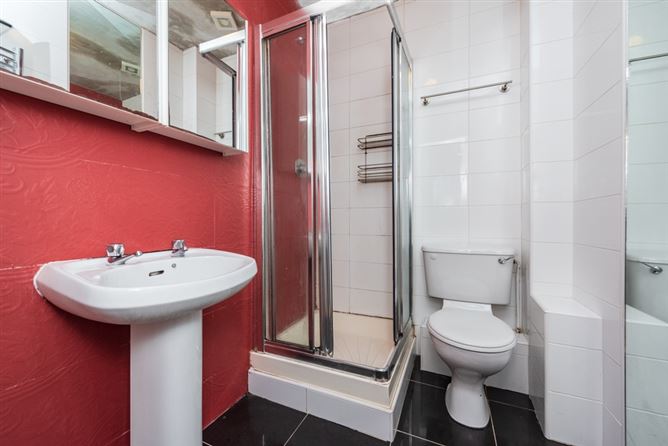 88 Oak Glade, Blessington Road, Naas, Co. Kildare 