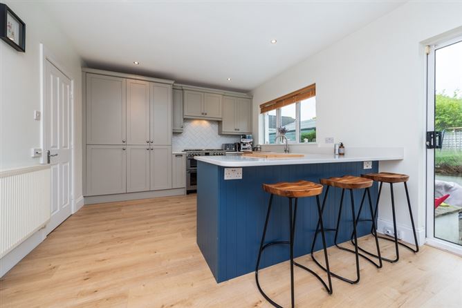 88 Oak Glade, Blessington Road, Naas, Co. Kildare 