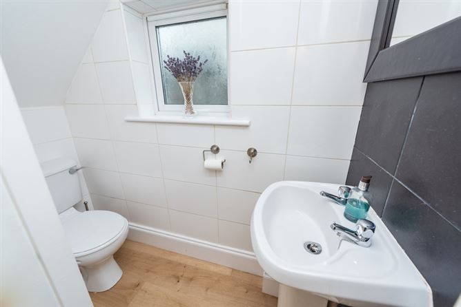 88 Oak Glade, Blessington Road, Naas, Co. Kildare 