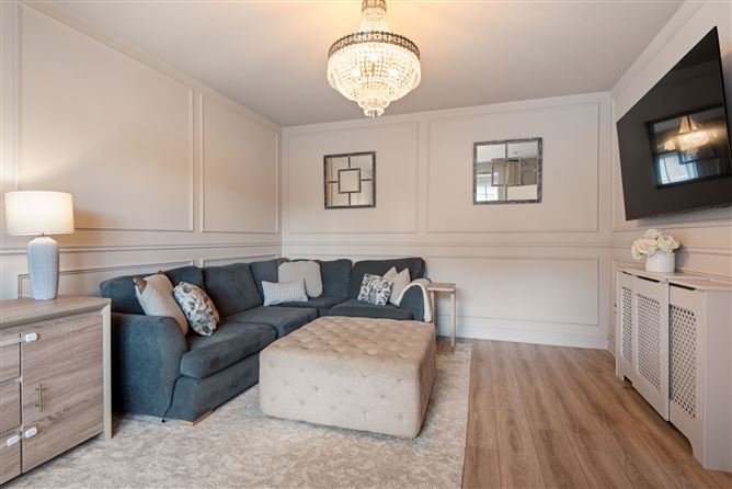 6 Larkfield Way, Leopardstown, Dublin 18