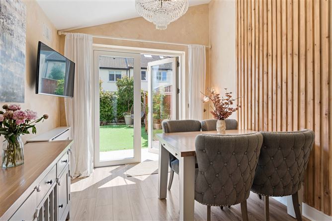 6 Larkfield Way, Leopardstown, Dublin 18