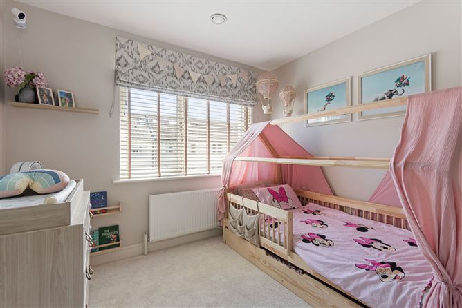 6 Larkfield Way, Leopardstown, Dublin 18