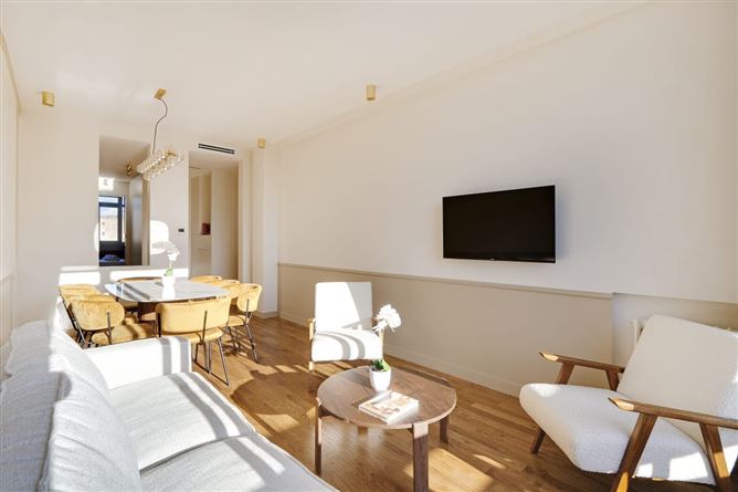 Soleil d’Or,Paris,Île-de-France,France