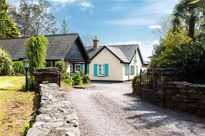 The Courtyard, Glengarriff, Co. Cork