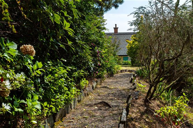 The Courtyard, Glengarriff, Co. Cork