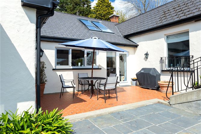 The Courtyard, Glengarriff, Co. Cork