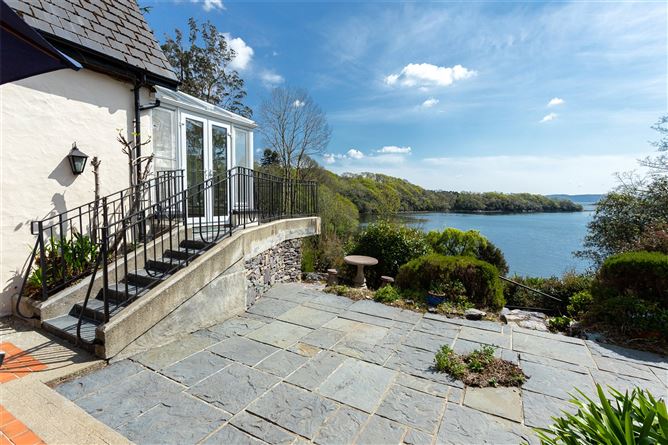 The Courtyard, Glengarriff, Co. Cork