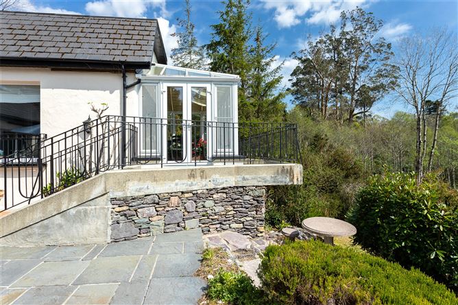 The Courtyard, Glengarriff, Co. Cork