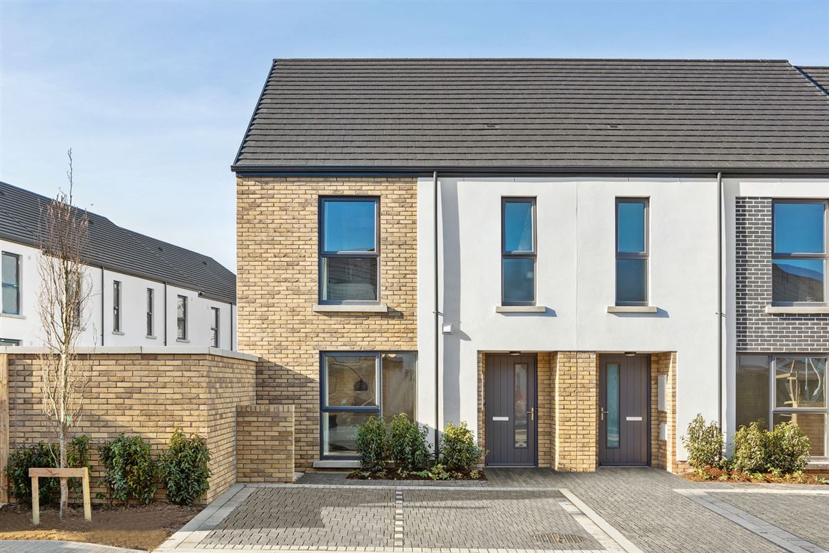 Aderrig, Adamstown, Dublin