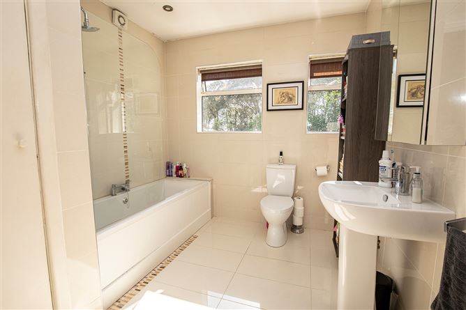 17, Baymount Park, Clontarf, Dublin 3