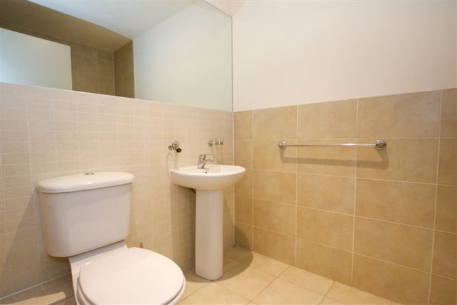 22 The Parade, Bastion Court, Connaught St., Athlone, Co. Westmeath