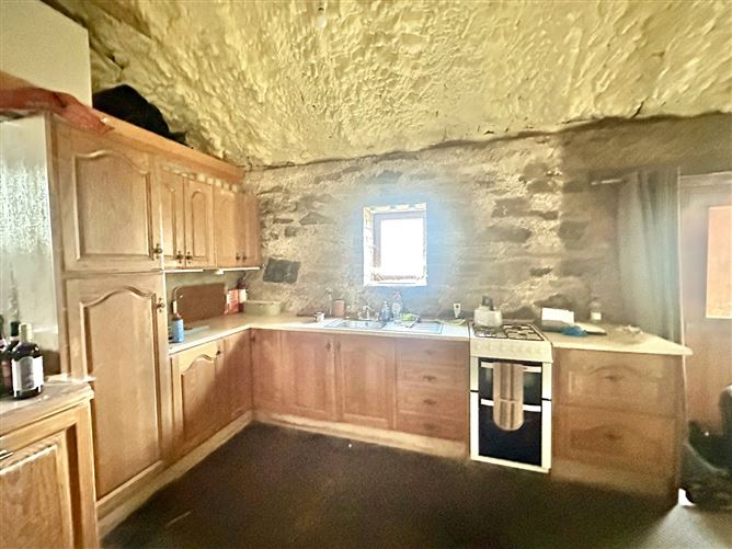 Drumnahoagh House & Lands, Drumnahoagh, Letterkenny, Co. Donegal