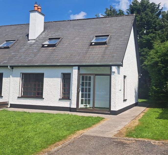 2 Woodlands Avenue, Dromahair, Leitrim