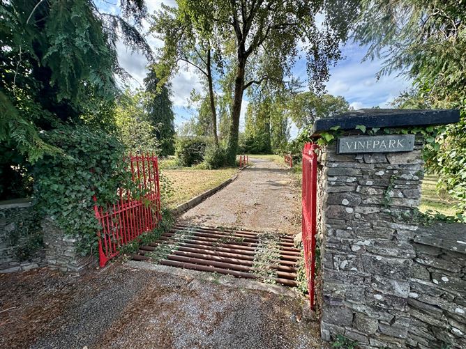 Photo 31 of 46 — Vine Park House, Curraglass, Co. Cork