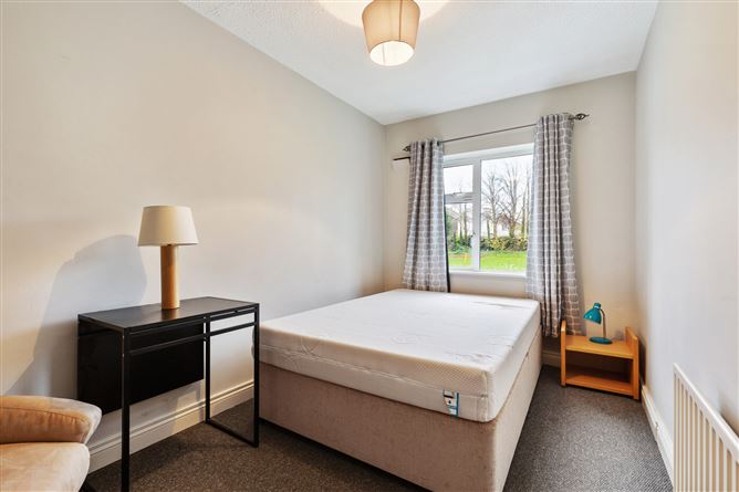 32 Pearse Brothers Park, Rathfarnham, Dublin 16