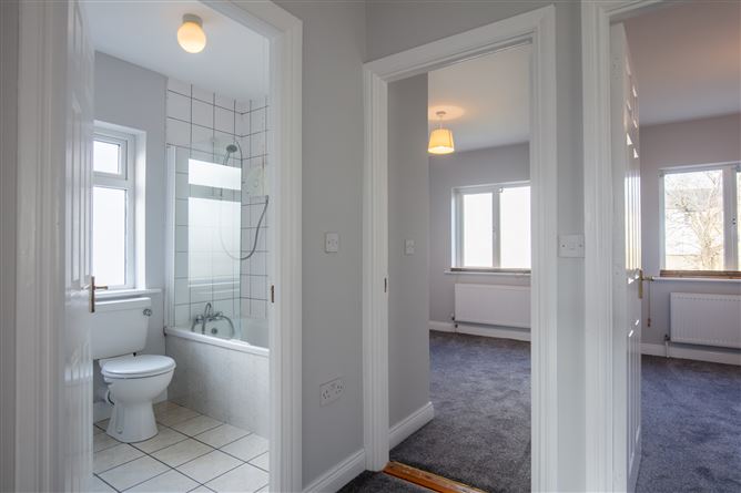 2 Oakwood, Gorey, Co. Wexford